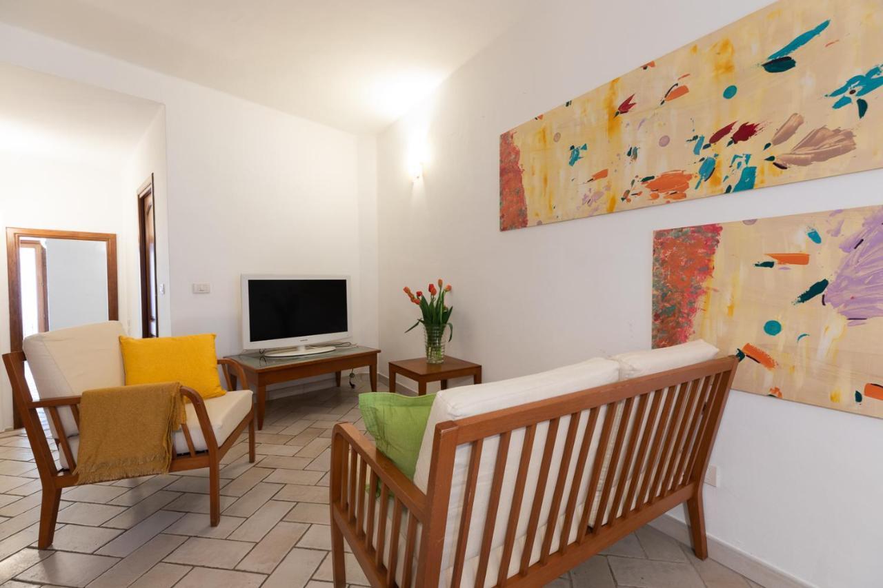 La Corte Olbia Luaran gambar
